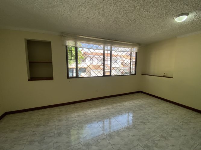 Casa de 7 alcobas en venta en Alhambra, Bogotá, 550 m² · foto 6 de 21