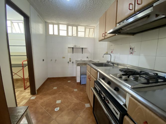 Casa de 7 alcobas en venta en Alhambra, Bogotá, 550 m² · foto 9 de 21