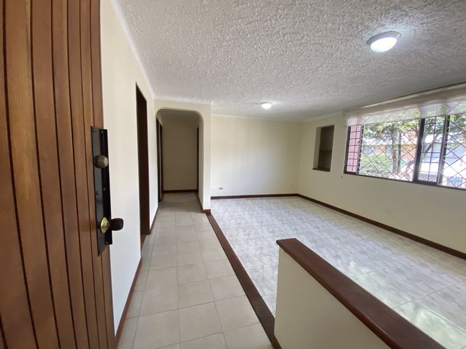 Casa de 7 alcobas en venta en Alhambra, Bogotá, 550 m² · foto 11 de 21