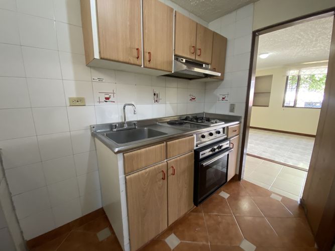 Casa de 7 alcobas en venta en Alhambra, Bogotá, 550 m² · foto 12 de 21