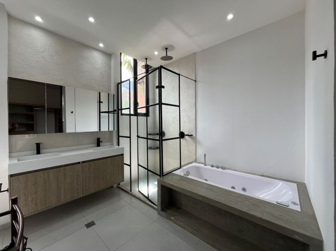 Apartamento de 3 alcobas en venta en Las Lomas, Medellín, 242 m² · foto 14 de 22