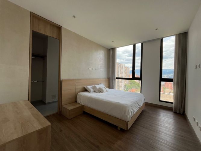 Apartamento de 3 alcobas en venta en Las Lomas, Medellín, 242 m² · foto 15 de 22