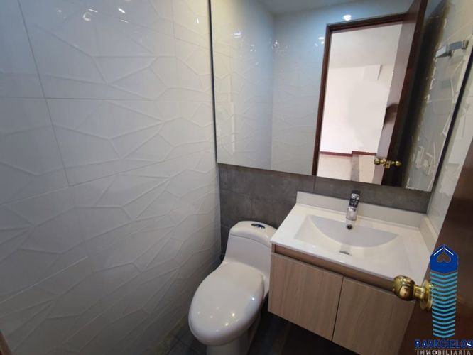 Apartamento de 3 alcobas en venta en La Castellana, Medellín, 200 m² · foto 5 de 20