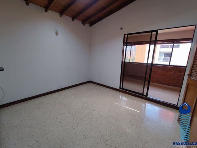 Apartamento de 3 alcobas en venta en La Castellana, Medellín, 200 m² · foto 7 de 20