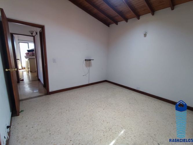 Apartamento de 3 alcobas en venta en La Castellana, Medellín, 200 m² · foto 9 de 20
