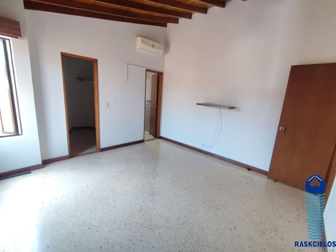 Apartamento de 3 alcobas en venta en La Castellana, Medellín, 200 m² · foto 10 de 20