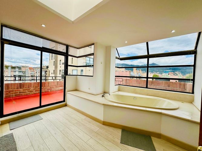 Apartamento de 6 alcobas en arriendo en San Patricio, Bogotá, 400 m² · foto 14 de 20