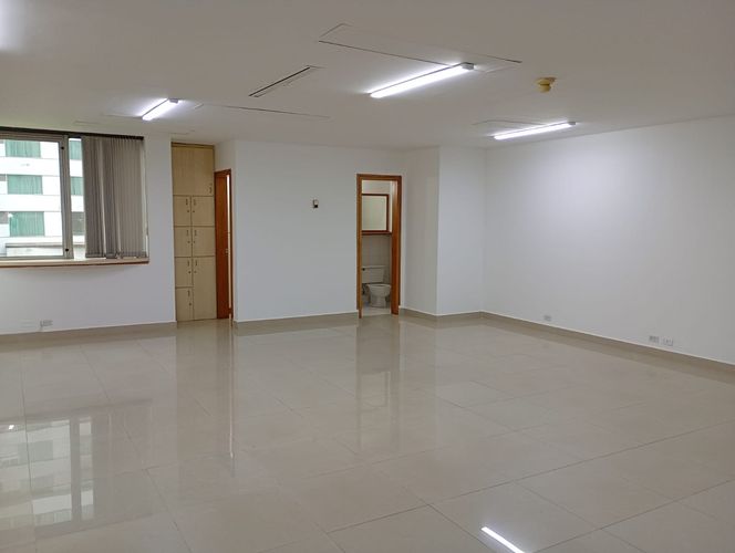 Oficina en arriendo en El Poblado, Medellín, 90 m² · foto 9 de 13