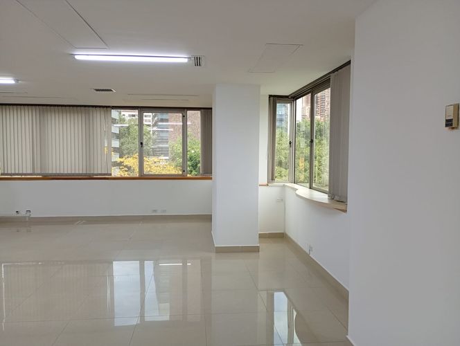 Oficina en arriendo en El Poblado, Medellín, 90 m² · foto 8 de 13