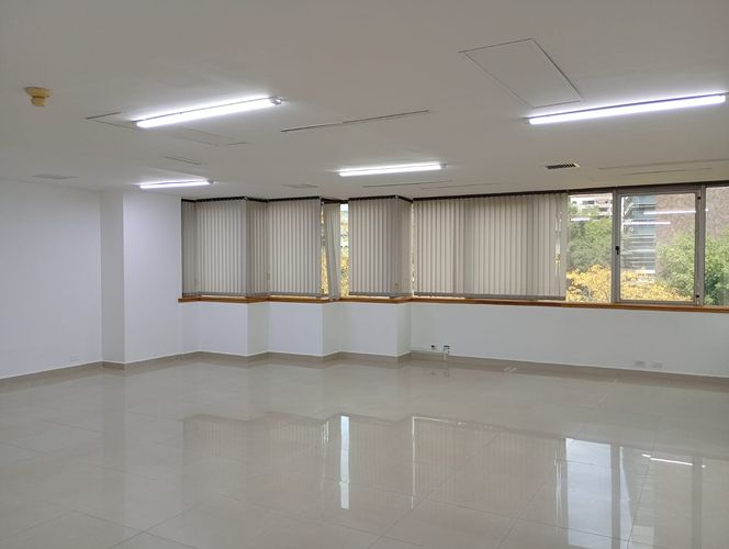 Oficina en arriendo en El Poblado, Medellín, 90 m² · foto 2 de 13
