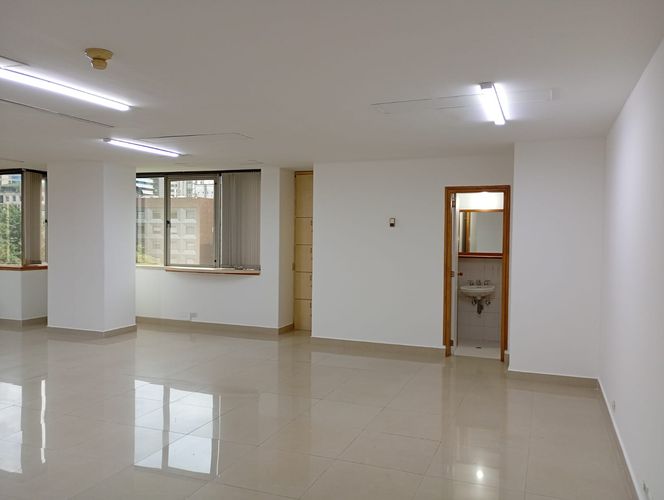 Oficina en arriendo en El Poblado, Medellín, 90 m² · foto 5 de 13