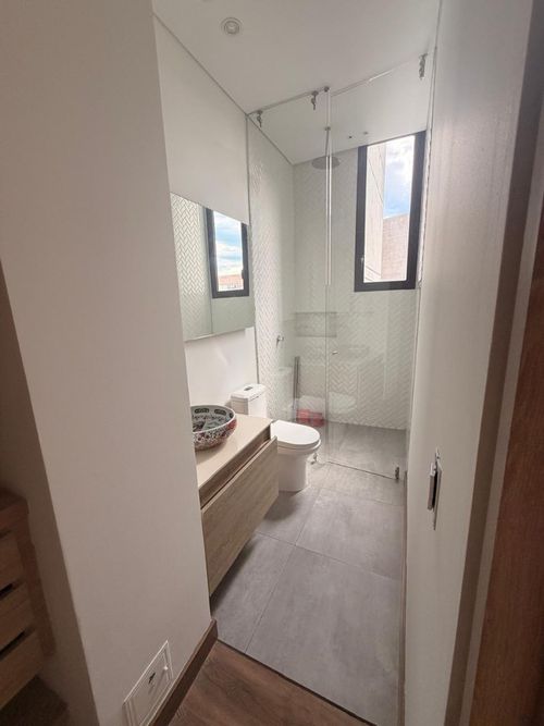 Apartamento de 3 alcobas en arriendo en El Poblado, Medellín, 250 m² · foto 18 de 20
