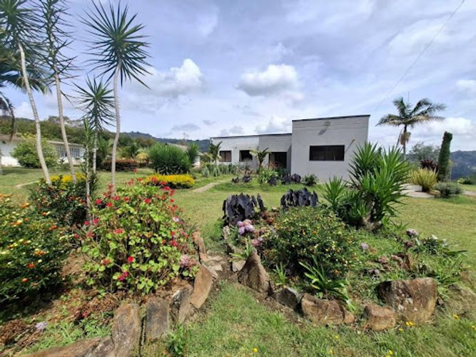 Casa de 3 alcobas en venta en San Jose, Guarne, 250 m² · foto 16 de 24