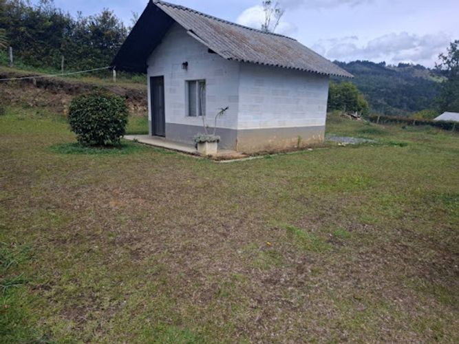 Casa de 3 alcobas en venta en San Jose, Guarne, 250 m² · foto 19 de 24