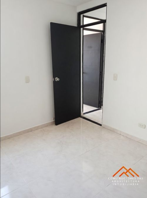 Apartamento de 3 alcobas en venta en Picaleña Y Mirolindo, Ibagué, 42 m² · foto 10 de 19