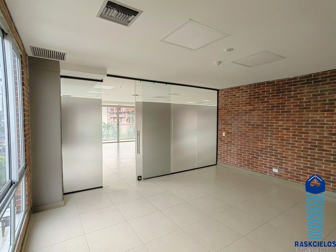 Oficina en arriendo en Castropol, Medellín, 296 m² · foto 7 de 20