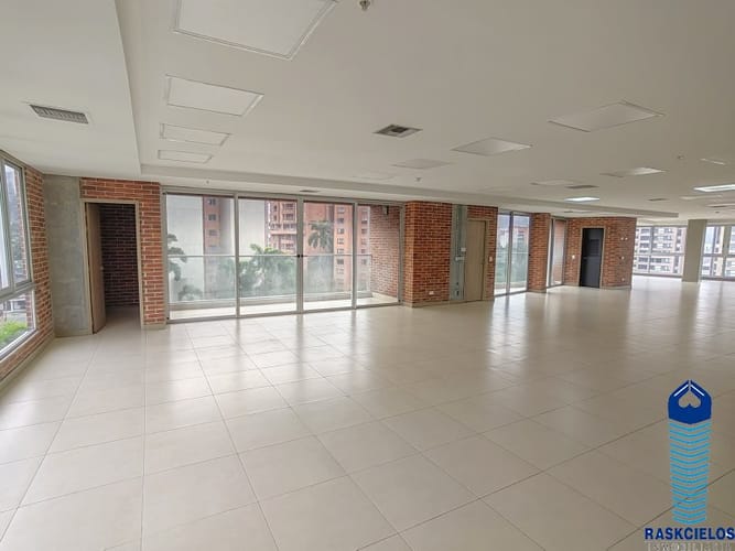 Oficina en arriendo en Castropol, Medellín, 296 m² · foto 8 de 20