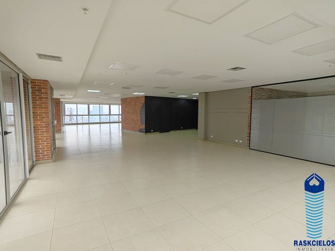 Oficina en arriendo en Castropol, Medellín, 296 m² · foto 9 de 20