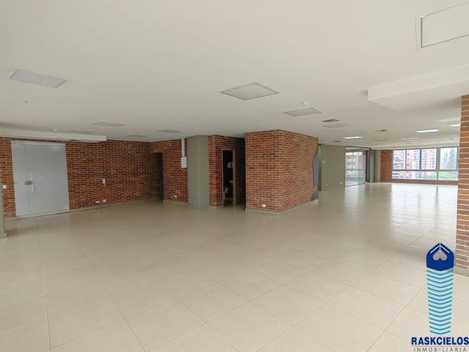 Oficina en arriendo en Castropol, Medellín, 296 m² · foto 17 de 20