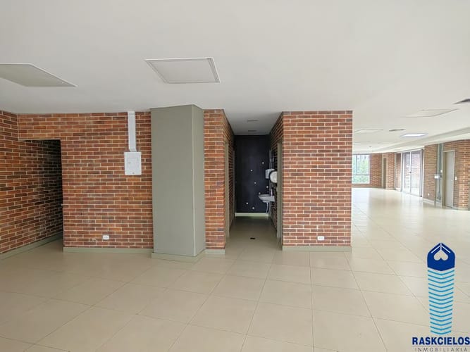Oficina en arriendo en Castropol, Medellín, 296 m² · foto 18 de 20