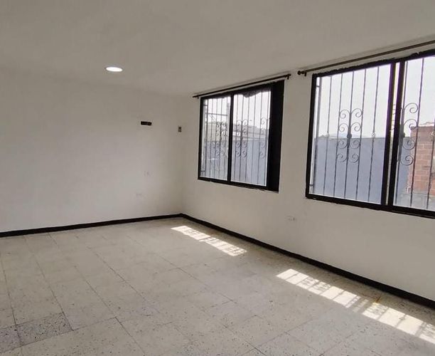 Bodega en arriendo en El Poblado, Medellín, 91 m² · foto 6 de 9