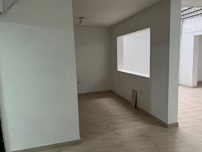 Oficina en arriendo en Camino Verde, Envigado, 120 m² · foto 5 de 17