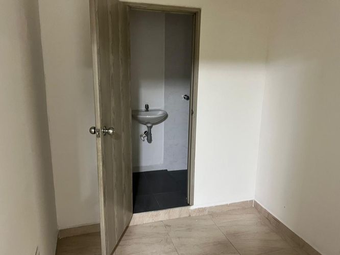 Oficina en arriendo en Camino Verde, Envigado, 120 m² · foto 9 de 17