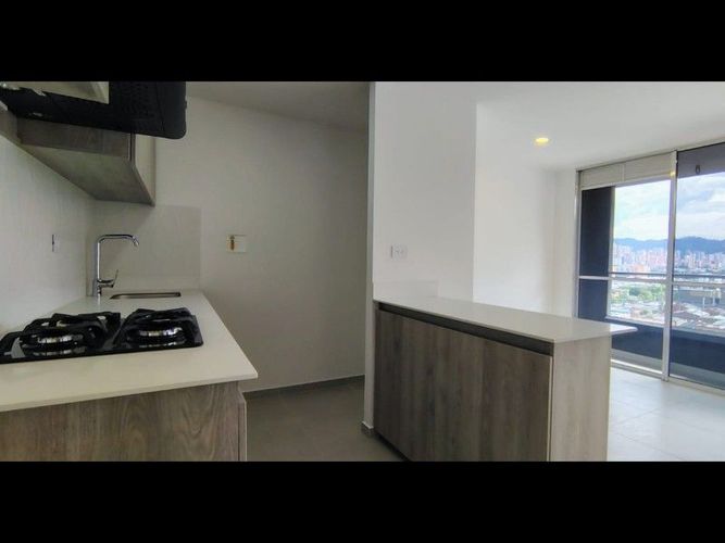 Apartamento de 3 alcobas en venta en Simon Bolivar, Envigado, 63 m² · foto 2 de 14