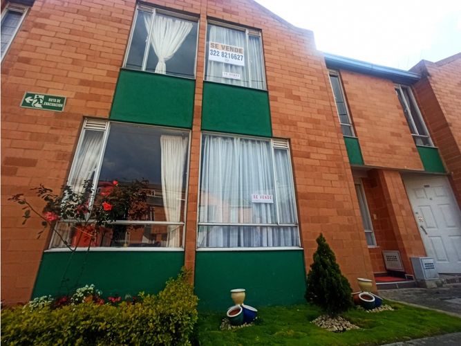 Casa de 4 alcobas en venta en Centro, Funza, 86 m² · foto 2 de 24