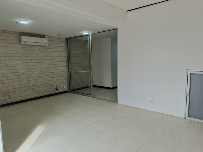 Oficina en arriendo en El Poblado, Envigado, 82 m² · foto 5 de 11