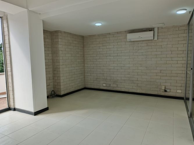 Oficina en arriendo en El Poblado, Envigado, 82 m² · foto 7 de 11