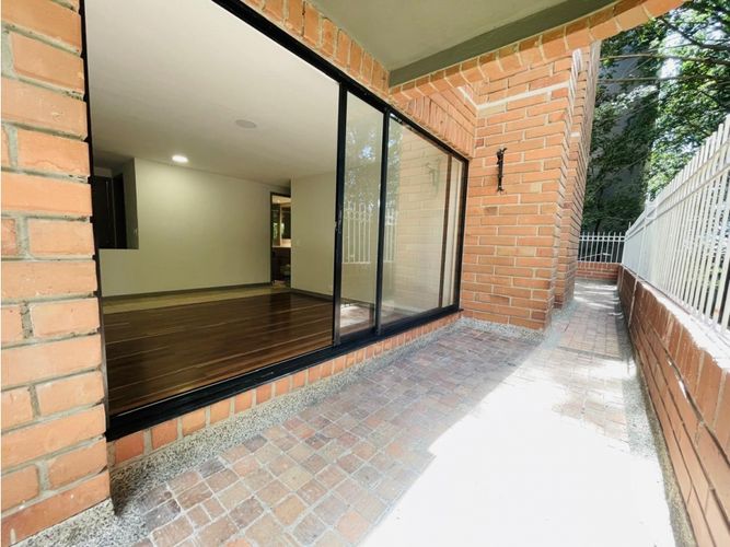 Apartamento en venta en Oviedo, Medellín · foto 4 de 14