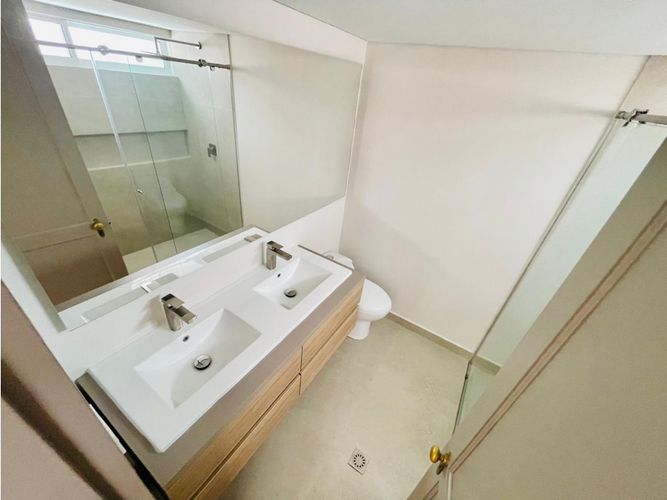 Apartamento en venta en Oviedo, Medellín · foto 11 de 14