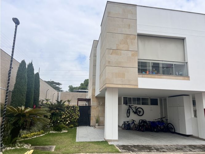 Casa de 3 alcobas en venta en Pance, Cali, 250 m² · foto 1 de 16