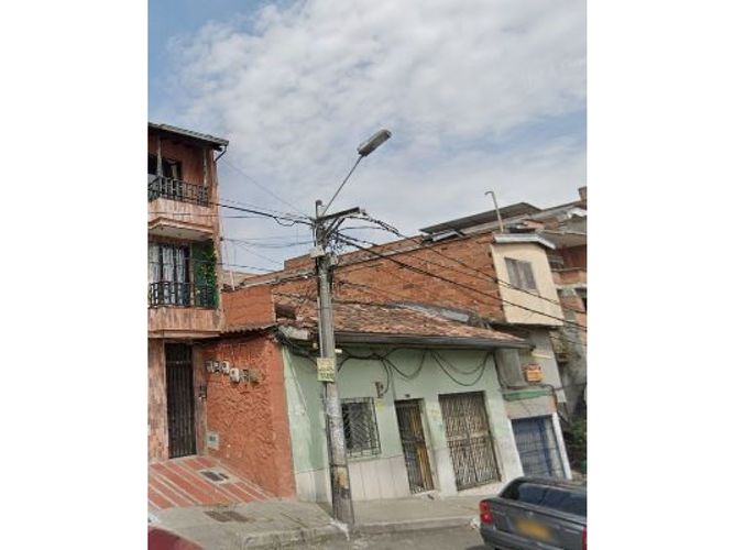 Casa en venta en La Candelaria, Medellín, 411 m² · foto 2 de 5