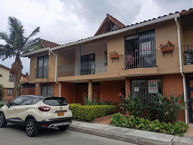 Casa de 5 alcobas en arriendo en Rionegro, 132 m² · foto 2 de 19