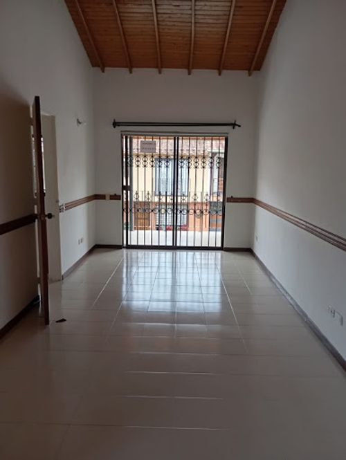 Casa de 5 alcobas en arriendo en Rionegro, 132 m² · foto 4 de 19
