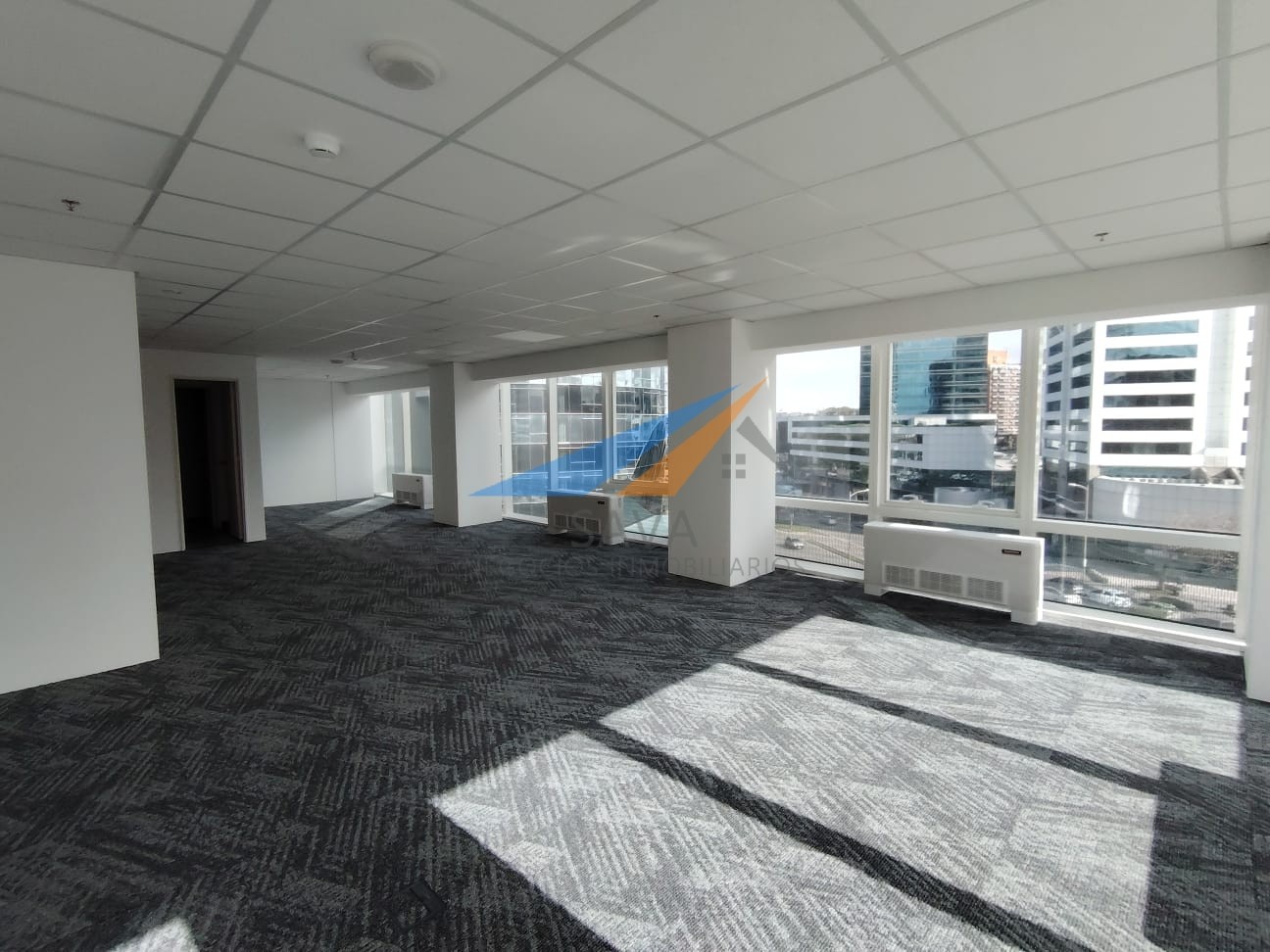 Alquiler Oficina 100 M² en Puerto Buceo! en el World Trade Center Torre 4! A Estrenar
