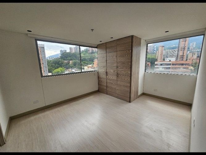 Apartamento de 2 alcobas en arriendo en Castropol, Medellín, 128 m² · foto 6 de 16
