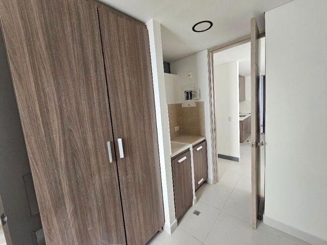 Apartamento de 2 alcobas en arriendo en Castropol, Medellín, 128 m² · foto 10 de 16