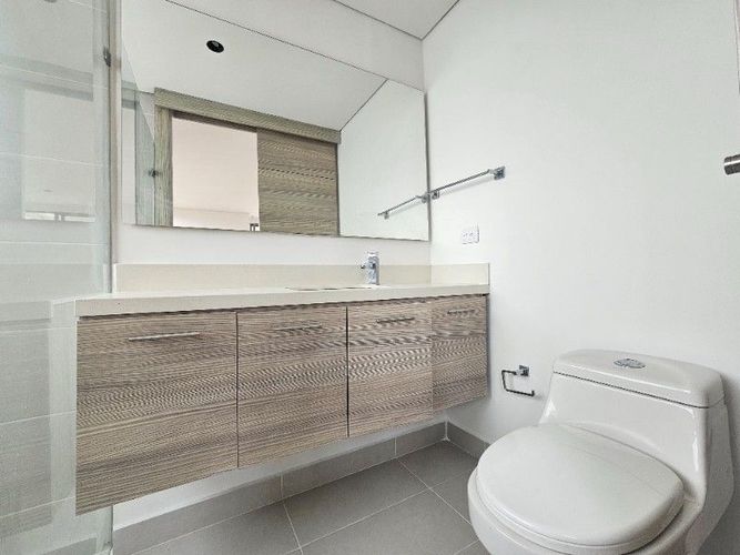 Apartamento de 2 alcobas en arriendo en Castropol, Medellín, 128 m² · foto 11 de 16