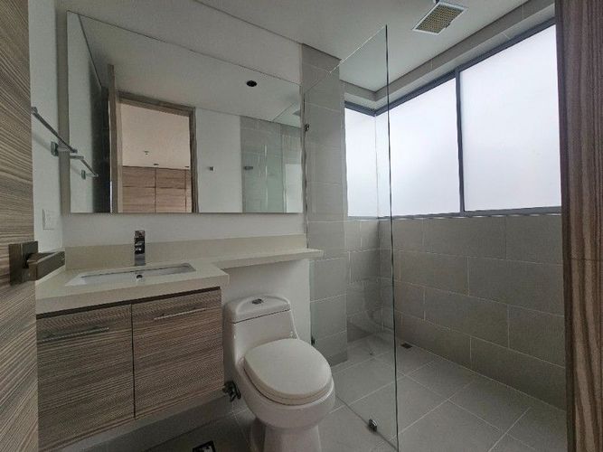 Apartamento de 2 alcobas en arriendo en Castropol, Medellín, 128 m² · foto 12 de 16