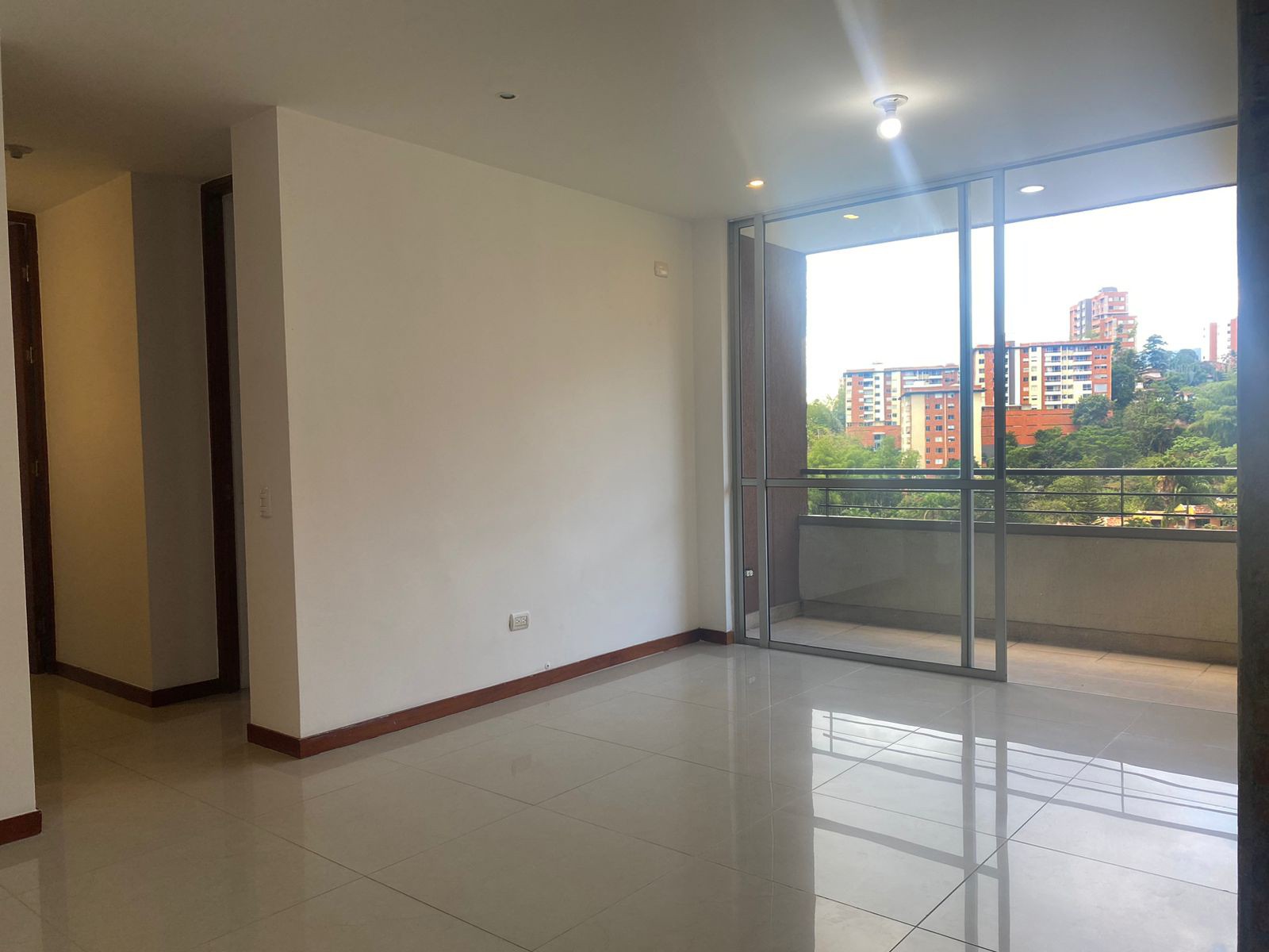 Apartamento en venta en Loma Del Esmeraldal, Envigado · foto 5 de 16