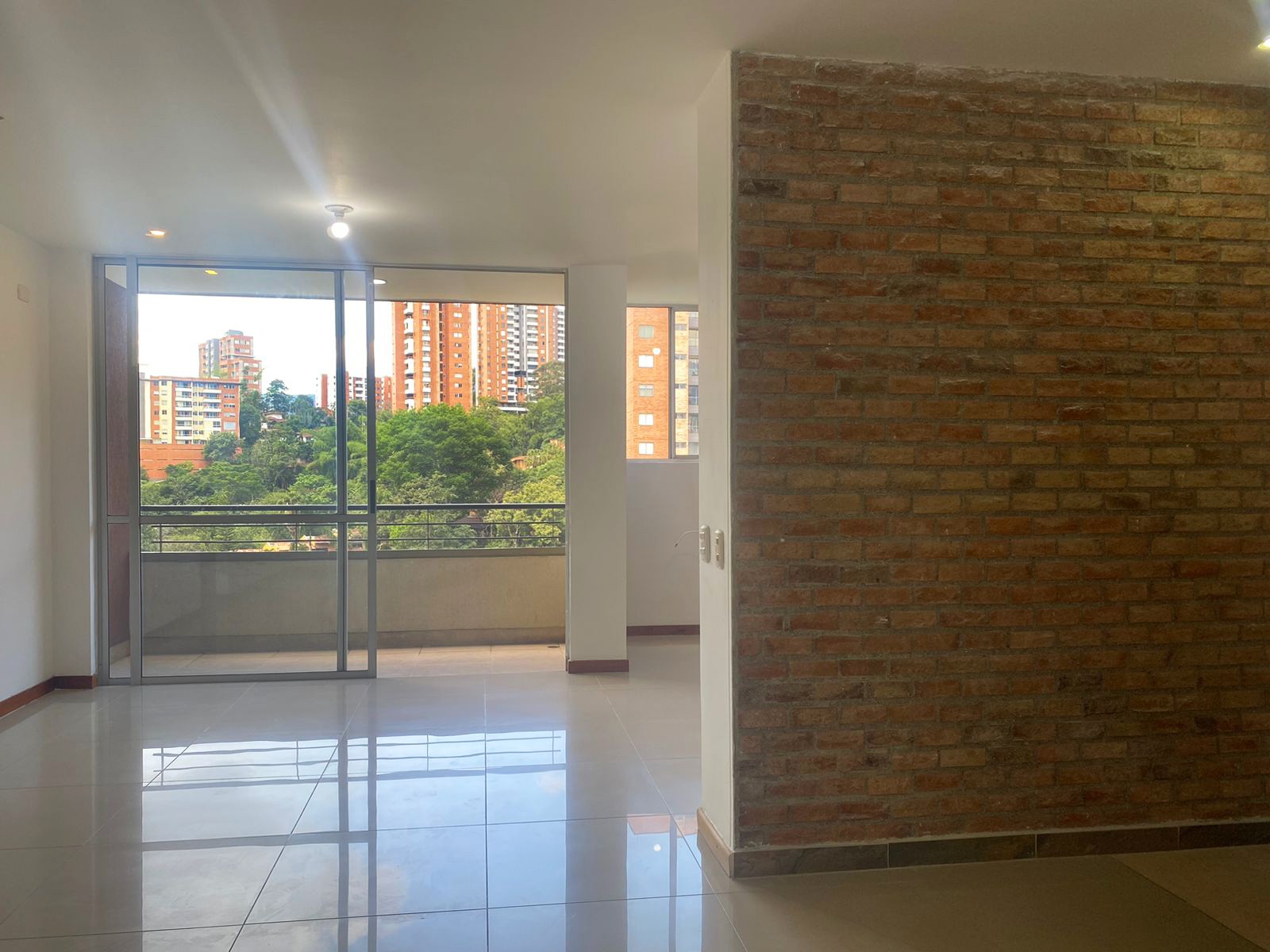 Apartamento en venta en Loma Del Esmeraldal, Envigado · foto 2 de 16