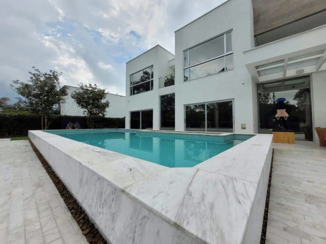 Casa de 6 alcobas en venta en Guayabito, Rionegro · foto 14 de 14