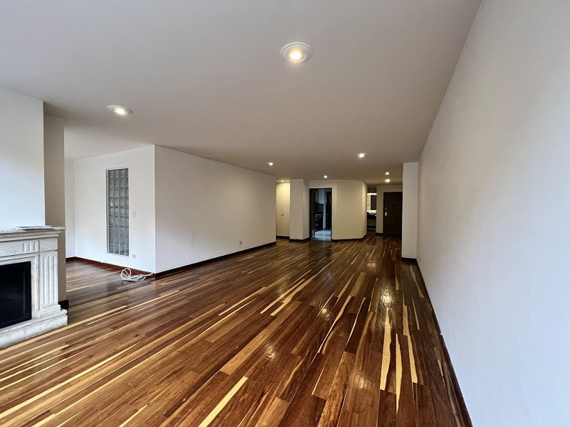 Apartamento en venta en Los Rosales, Bogotá · foto 4 de 24