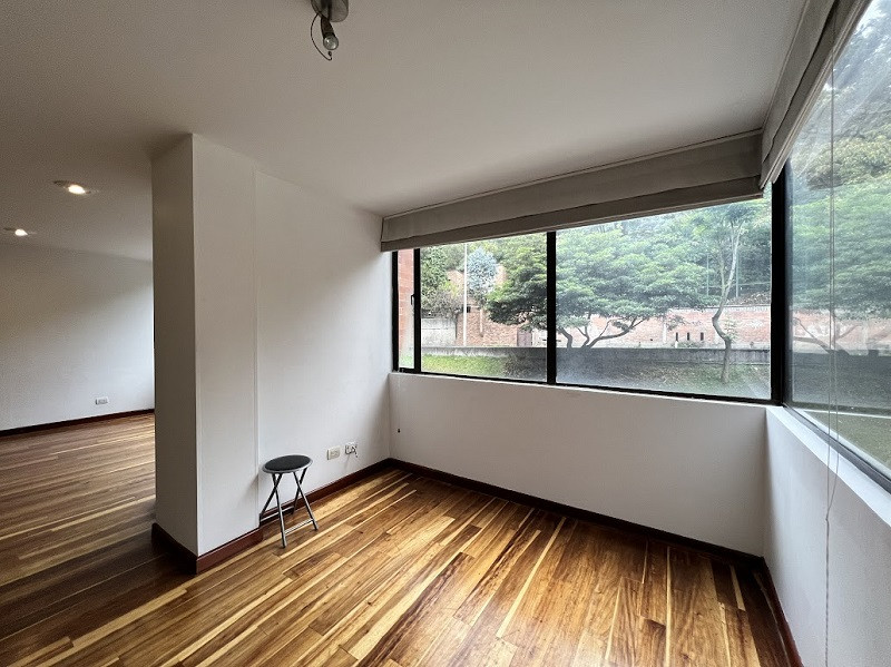 Apartamento en venta en Los Rosales, Bogotá · foto 6 de 24