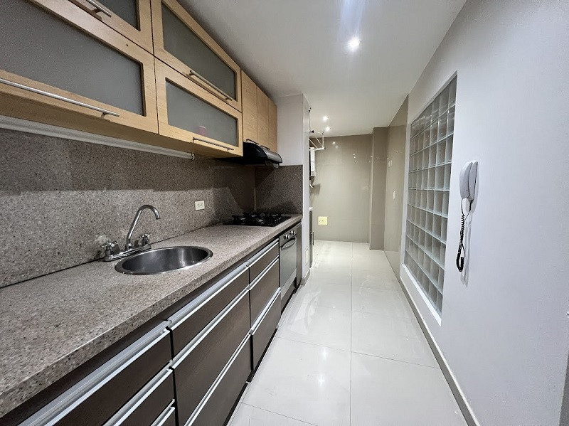 Apartamento en venta en Los Rosales, Bogotá · foto 7 de 24