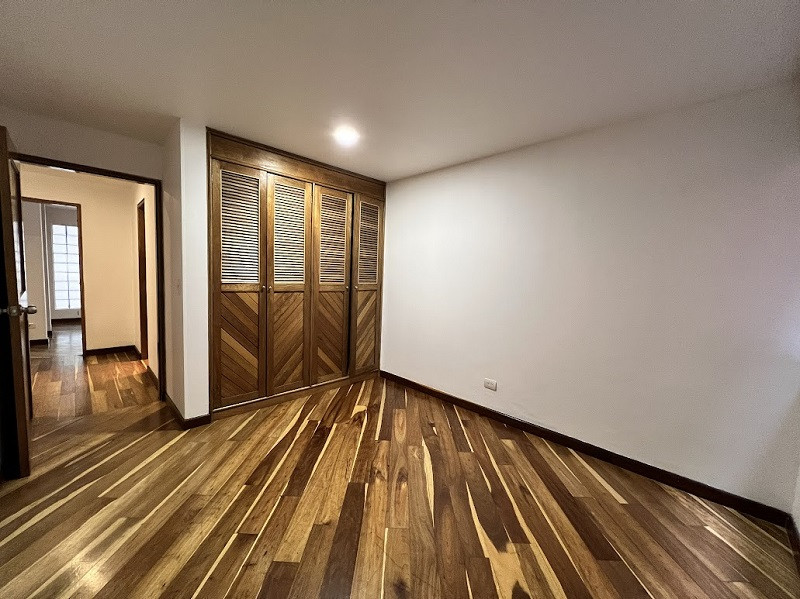 Apartamento en venta en Los Rosales, Bogotá · foto 15 de 24