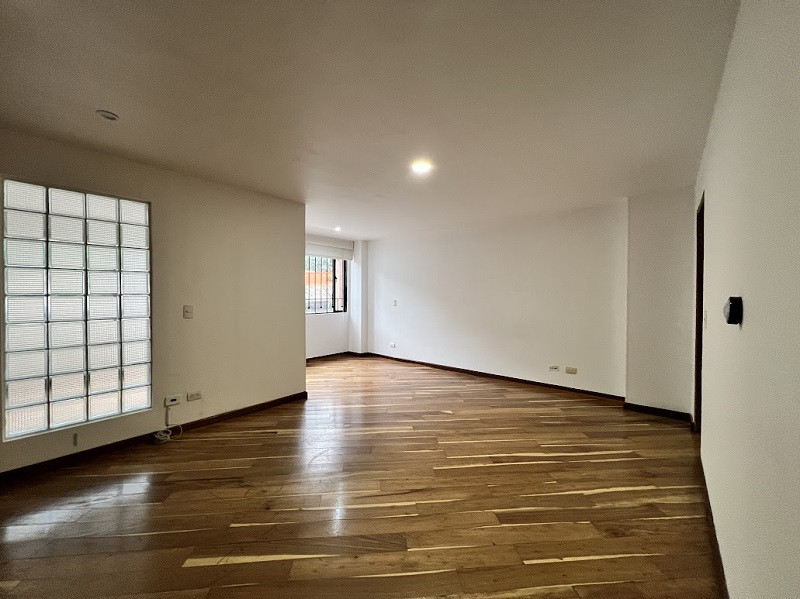 Apartamento en venta en Los Rosales, Bogotá · foto 18 de 24